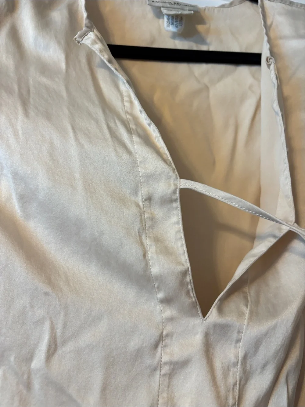 Banana Republic Cream Tie-Neck Long Sleeve Blouse